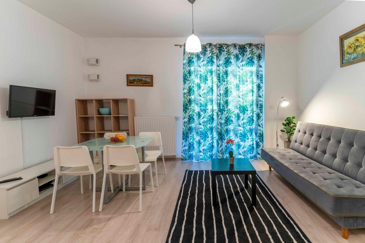 First - Green Zoliborz Apartment 6 Varşova Dış mekan fotoğraf